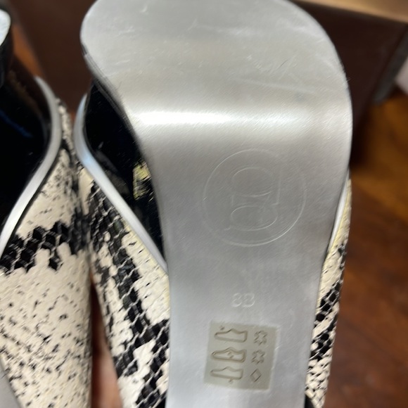 Bebe Zahara, black & white snake, open toe sling back platform stilettos, size 8 - Picture 7 of 11